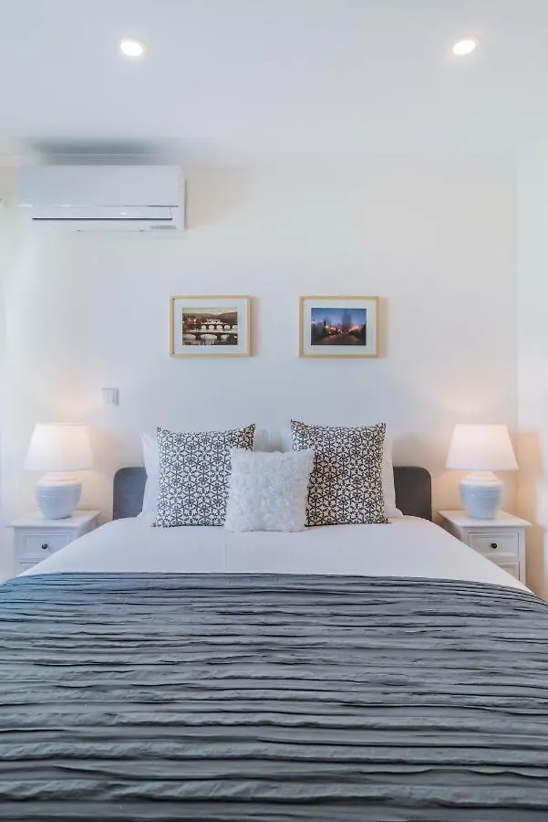 Santa Isabel Quiet And Charming Apartment Lisbon