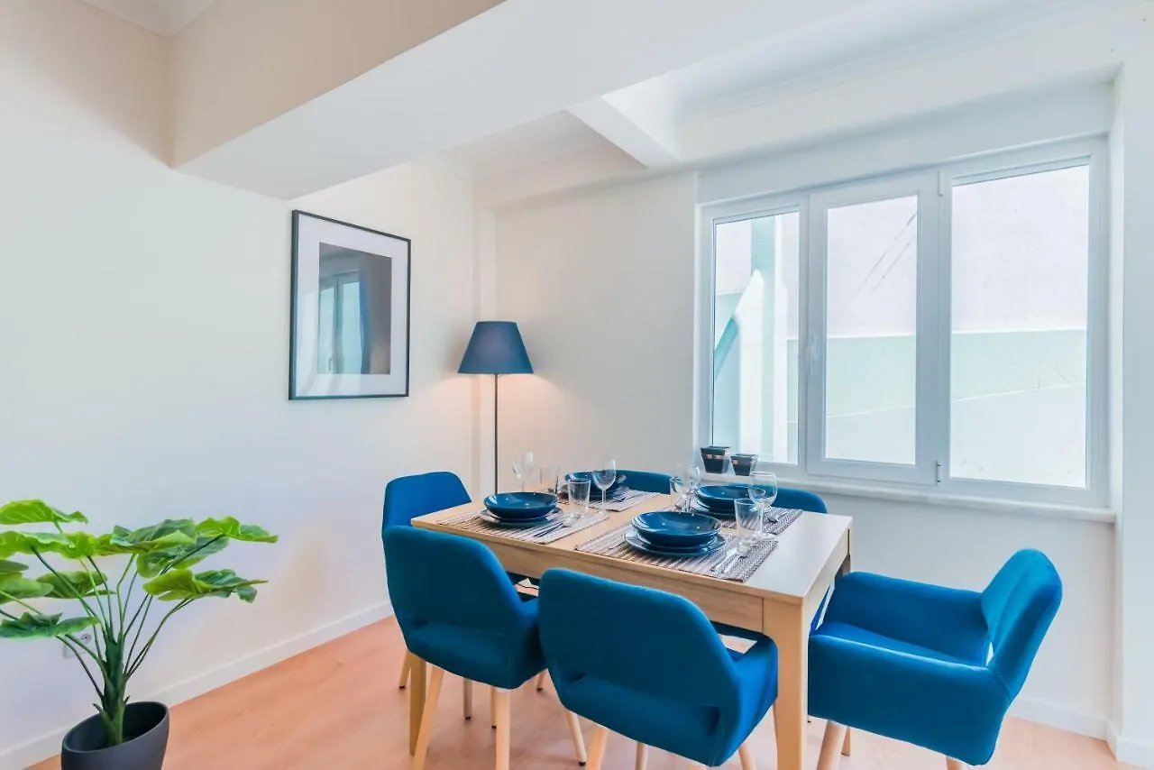 Santa Isabel Quiet And Charming Apartment Lisbon